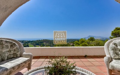 Exclusive villa with stunning panoramic views next to the Altea Golf Club